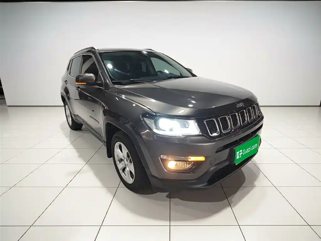 Compass 200 T Auto Home Enjoyment
