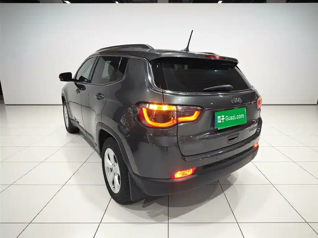 Compass 200 T Auto Home Enjoyment