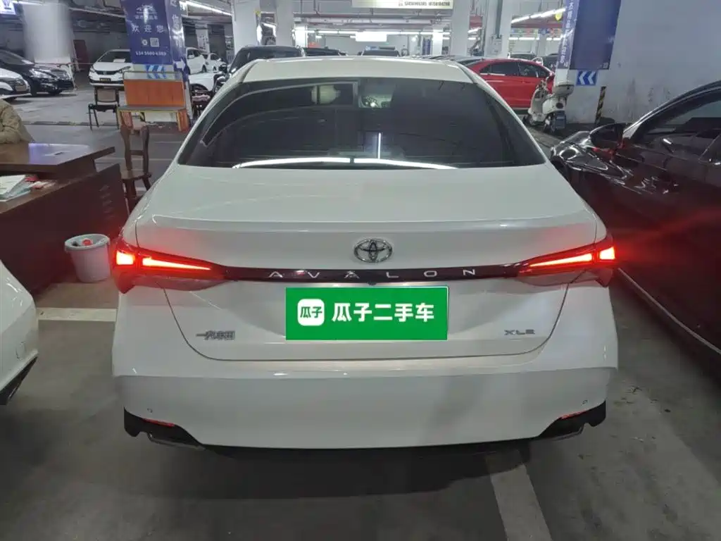 Avalon 2.0 L XLE Premium CN-VI