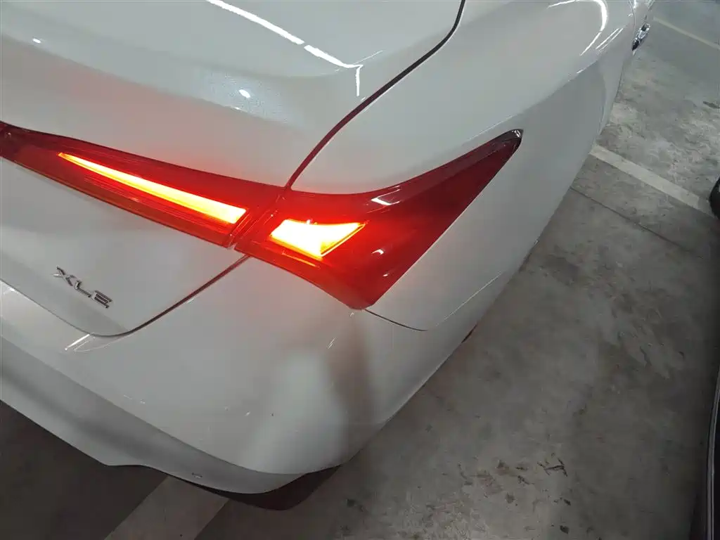 Avalon 2.0 L XLE Premium CN-VI