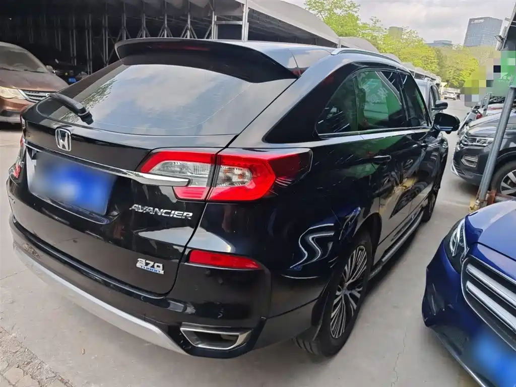 Avancier 370 TURBO 4 WD Premium