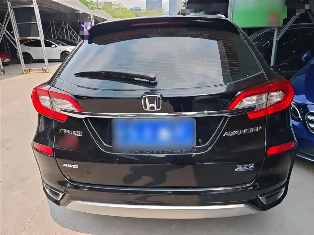 Avancier 370 TURBO 4 WD Premium