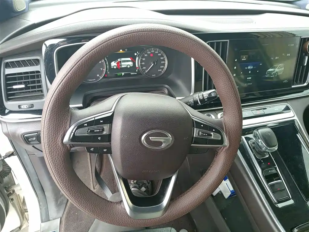 GAC Trumpchi M8 Leading Show Series 390 T Luxury