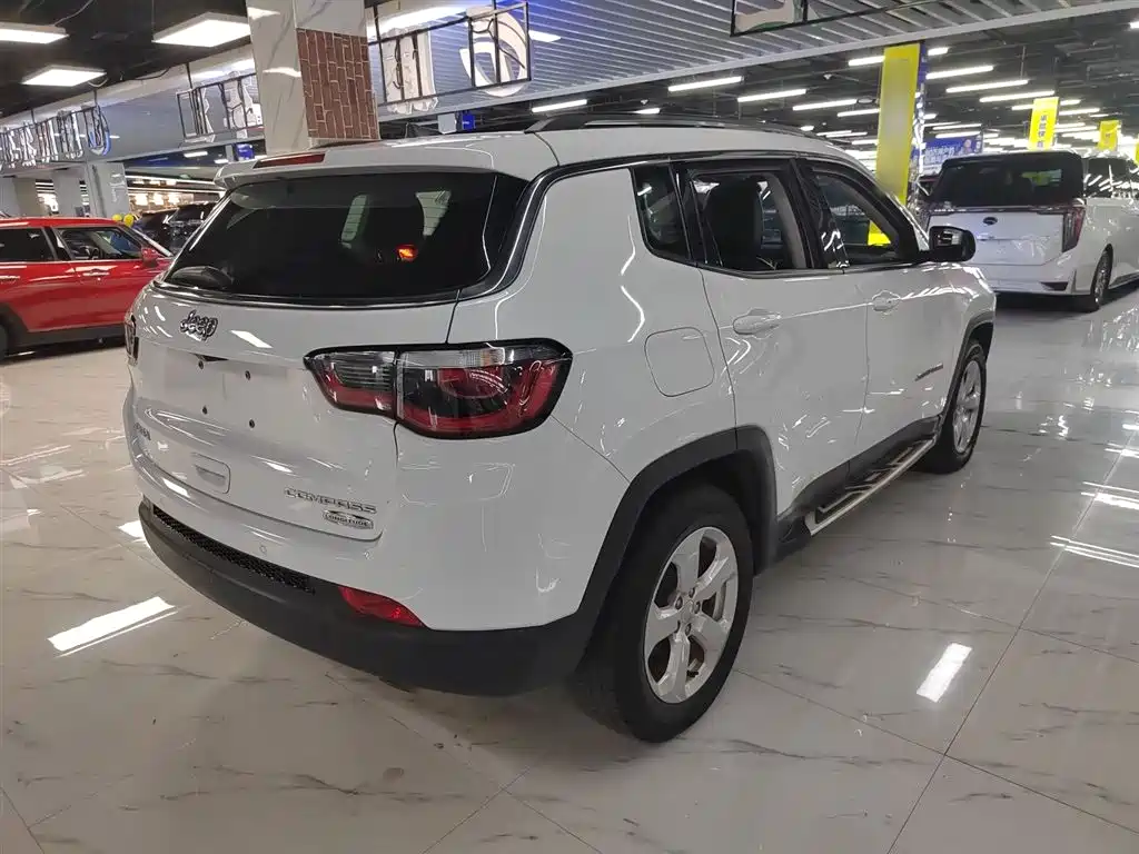 Compass 200 T Auto Home Enjoyment