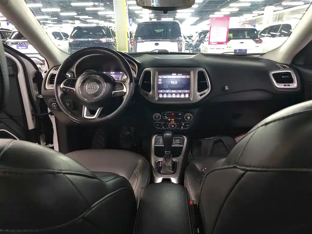 Compass 200 T Auto Home Enjoyment
