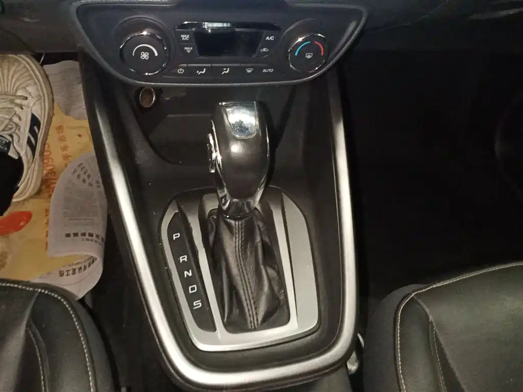 Escort 1.5 L Auto Fashion