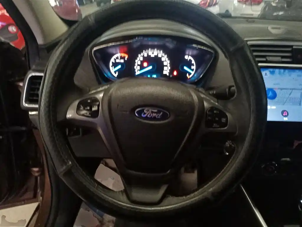 Escort 1.5 L Auto Fashion