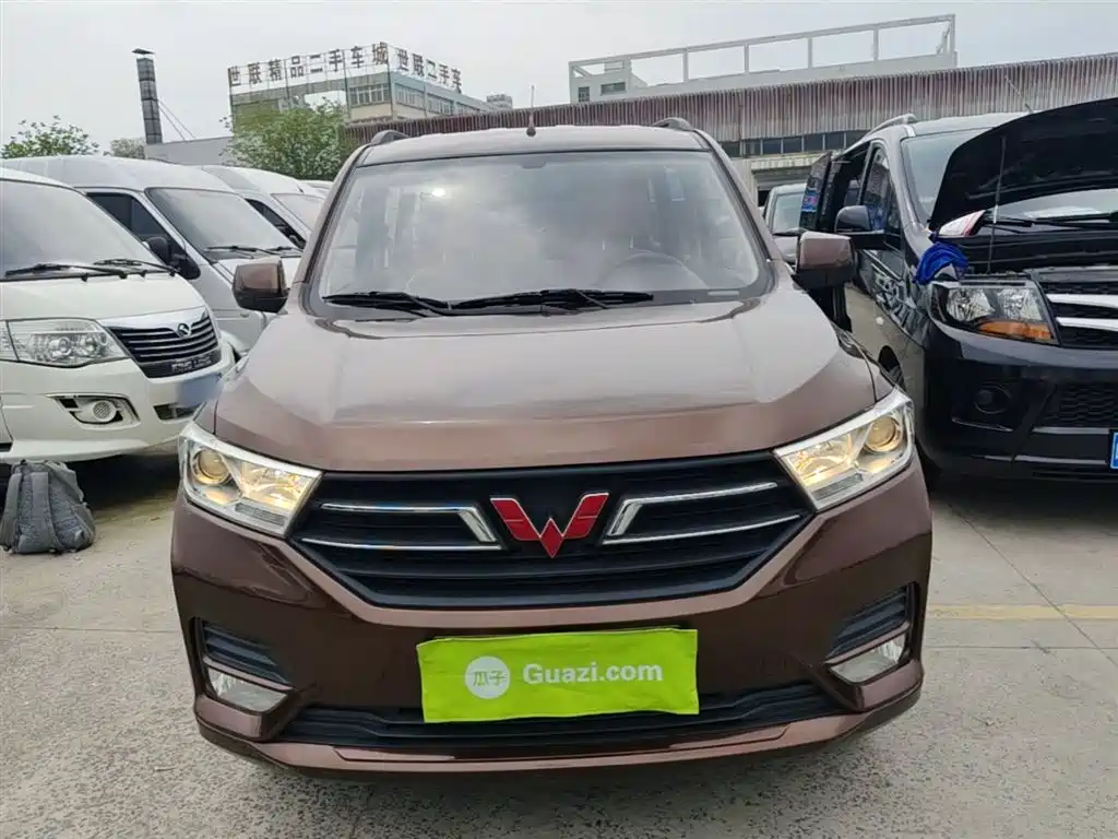 Wuling Hongguang 1.5 L S Comfort L2 B