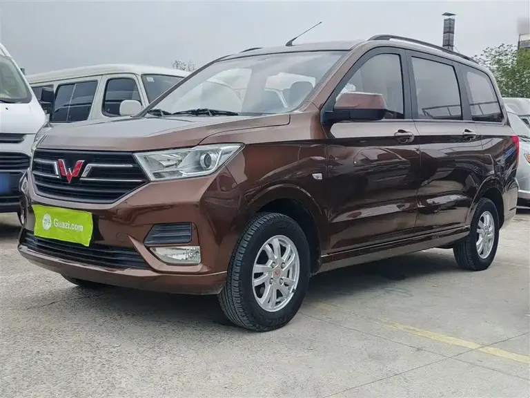 Wuling Hongguang 1.5 L S Comfort L2 B