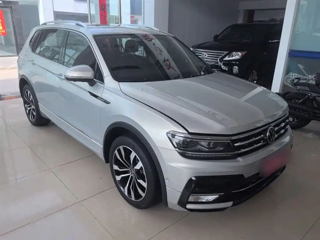 Tiguan L 330 TSI Auto 2 WD R-Line Flagship