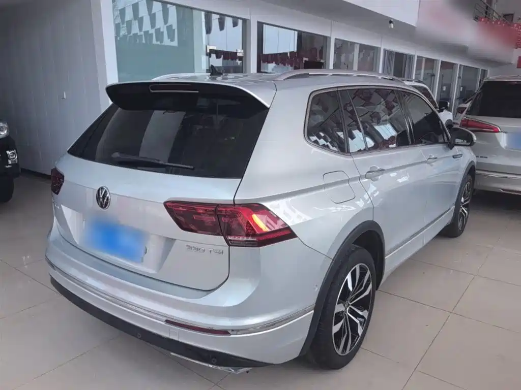 Tiguan L 330 TSI Auto 2 WD R-Line Flagship