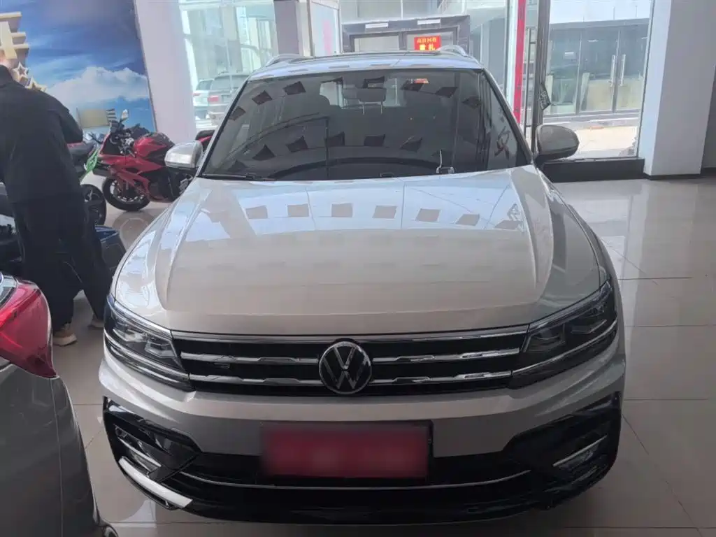 Tiguan L 330 TSI Auto 2 WD R-Line Flagship