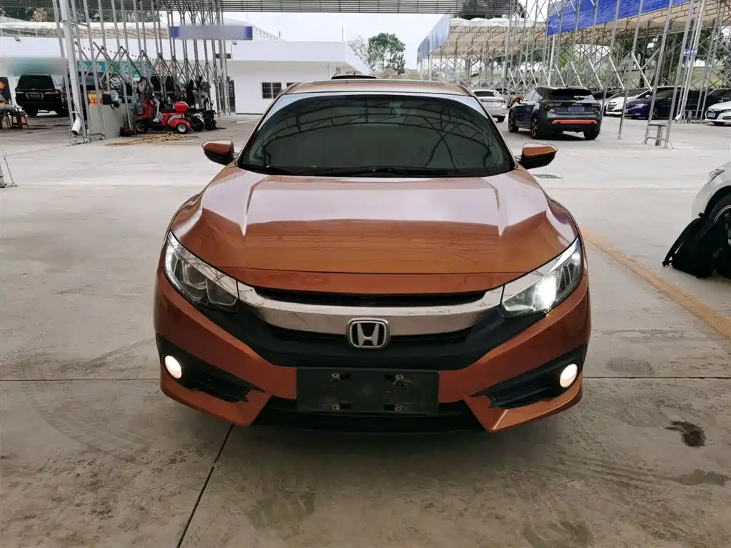 Civic 220 TURBO CVT Luxury