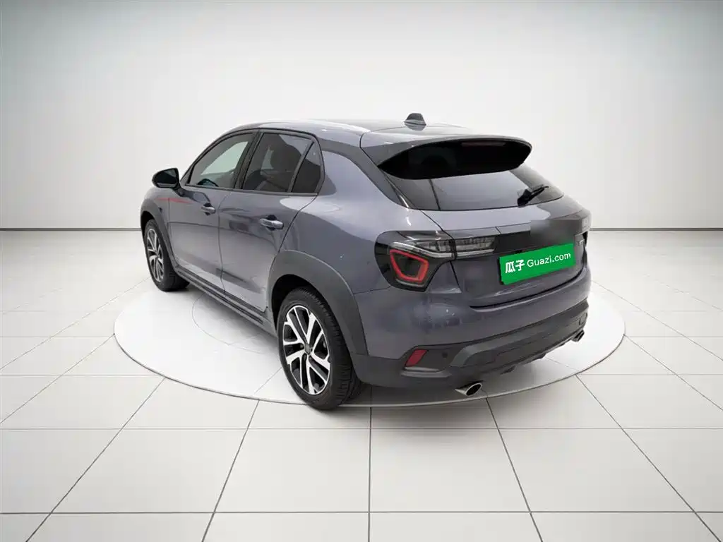 Lynk & Co 02 1.5 TD DCT 2 WD Shine Champion