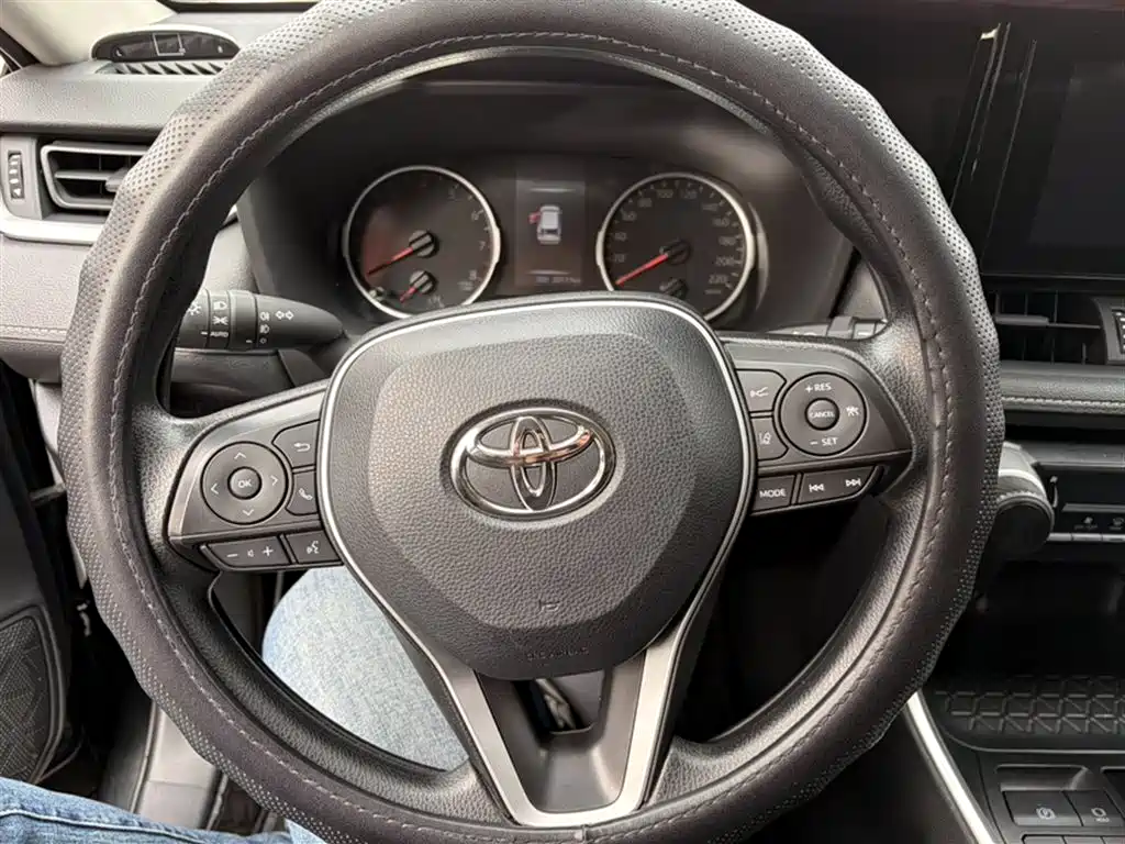 RAV4 2.0 L CVT 2 WD Urban