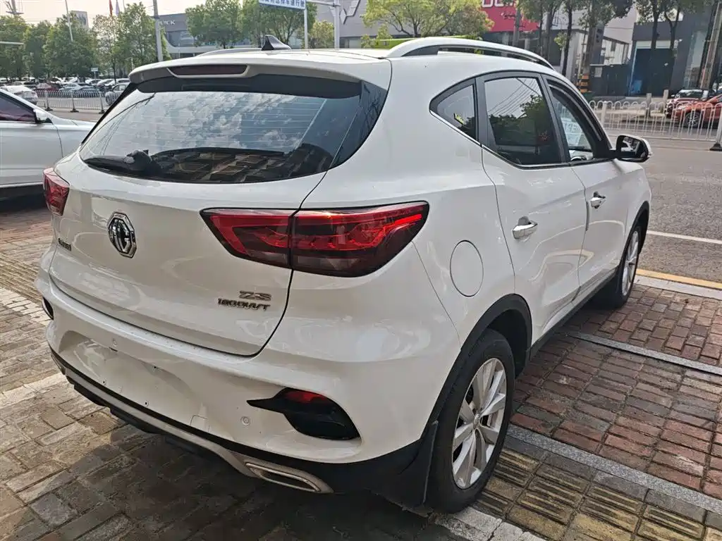 MG ZS 180 DVVT Auto Lite