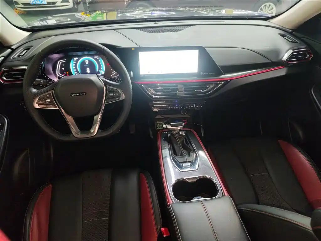 Changan Oshan X5 1.5 T DCT Distinguished