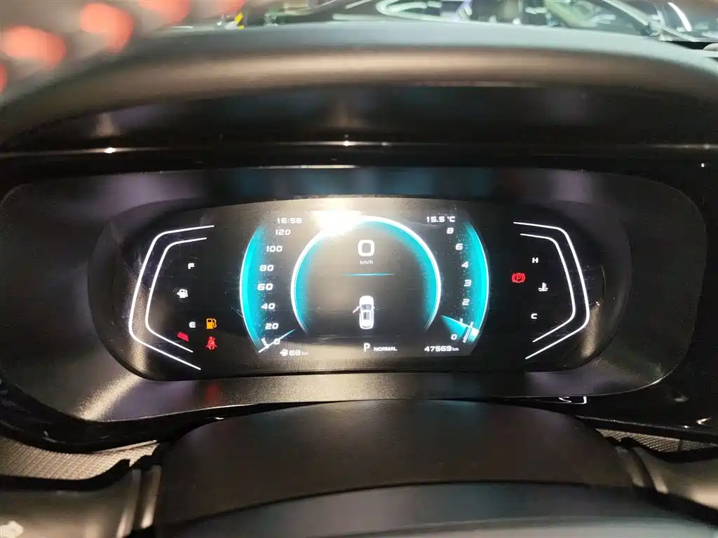 Changan Oshan X5 1.5 T DCT Distinguished