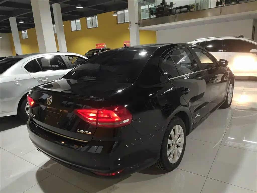 Lavida 1.6 L Auto Comfort