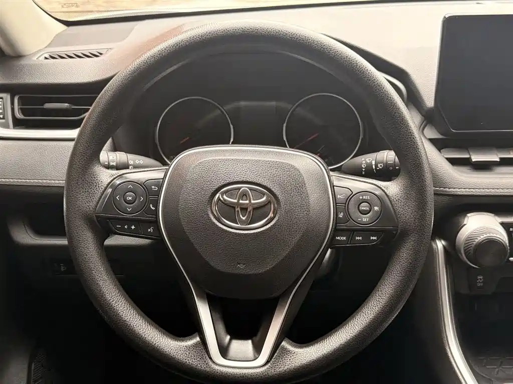 RAV4 2.0 L CVT 2 WD Urban