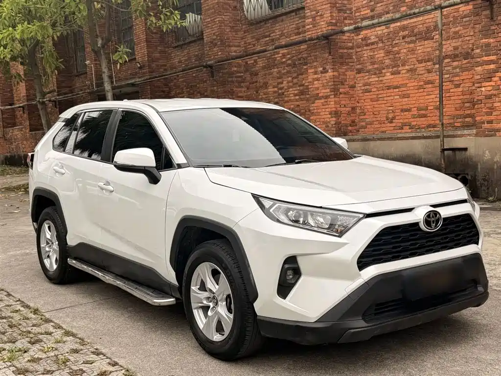 RAV4 2.0 L CVT 2 WD Urban