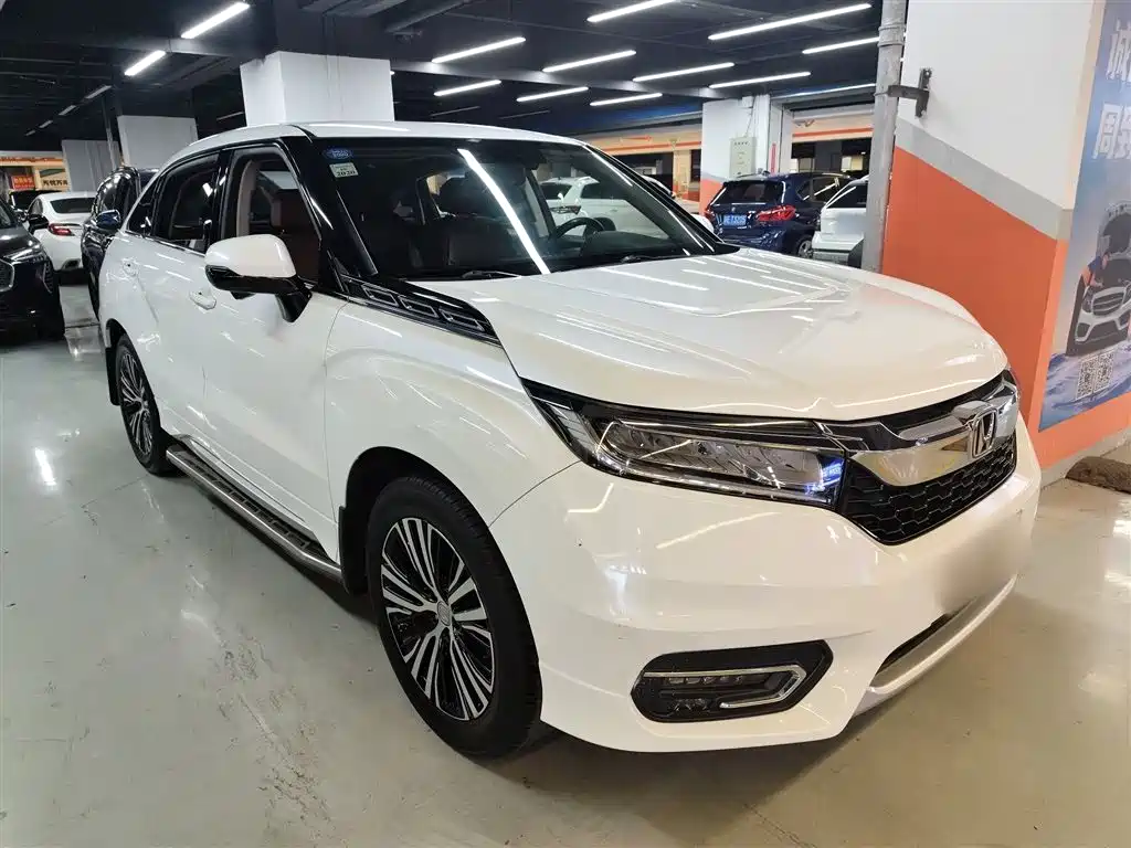 Avancier 370 TURBO 2 WD Luxury