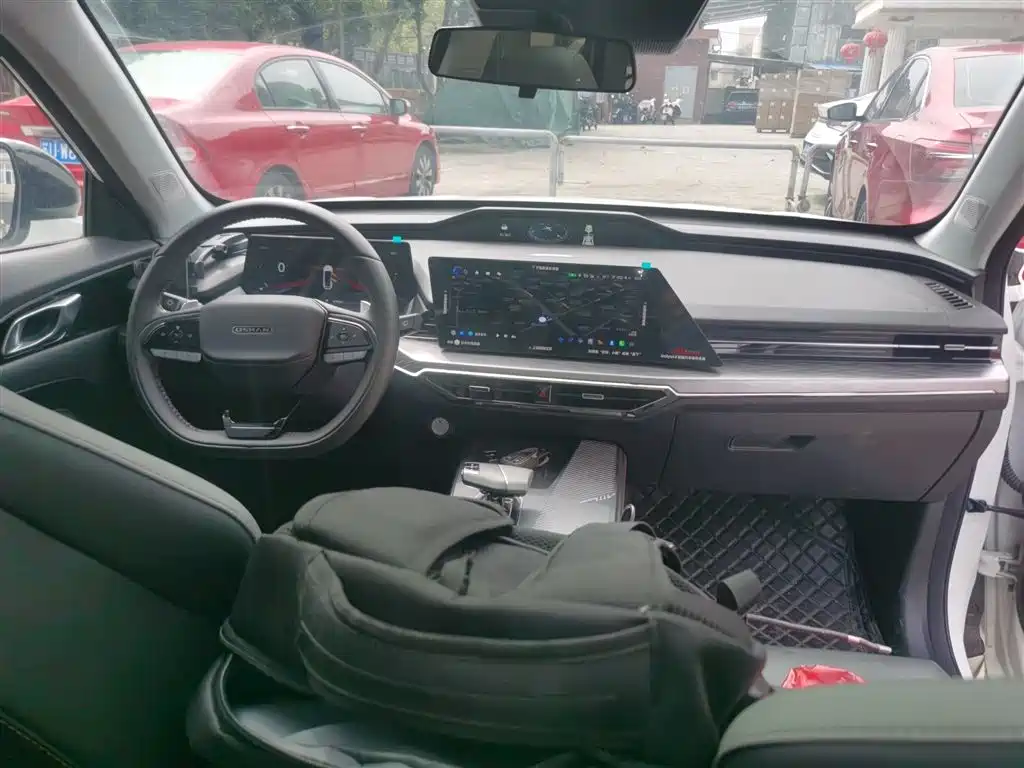 Changan Oshan Z6 Blue Whale 1.5 T DCT Smart Leading City