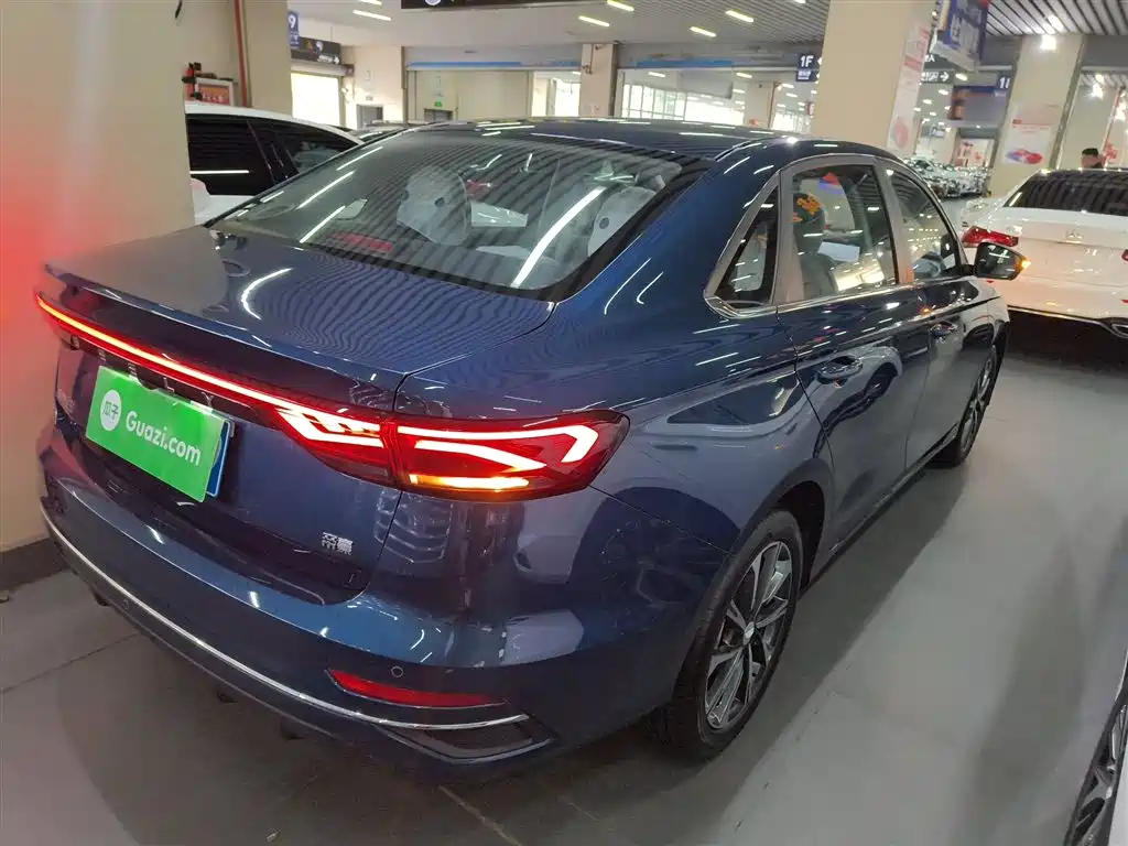 Emgrand 帝豪 2026款 400万纪念款 1.5 L CVT飞越型