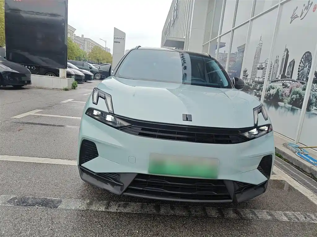 Lynk & Co 06 EM-P EM-P 126 Long Range Halo