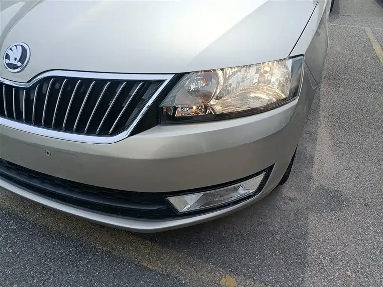 Skoda Rapid 1.6 L Auto Smart Select