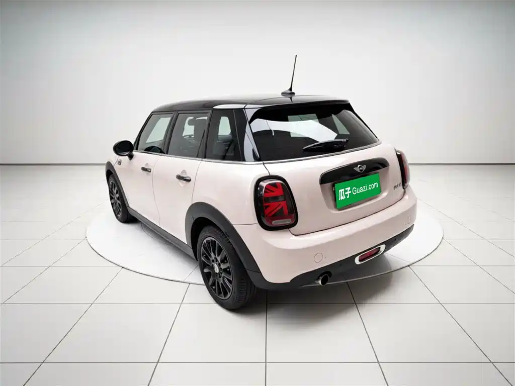 MINI 1.5 T COOPER Fun 5-door