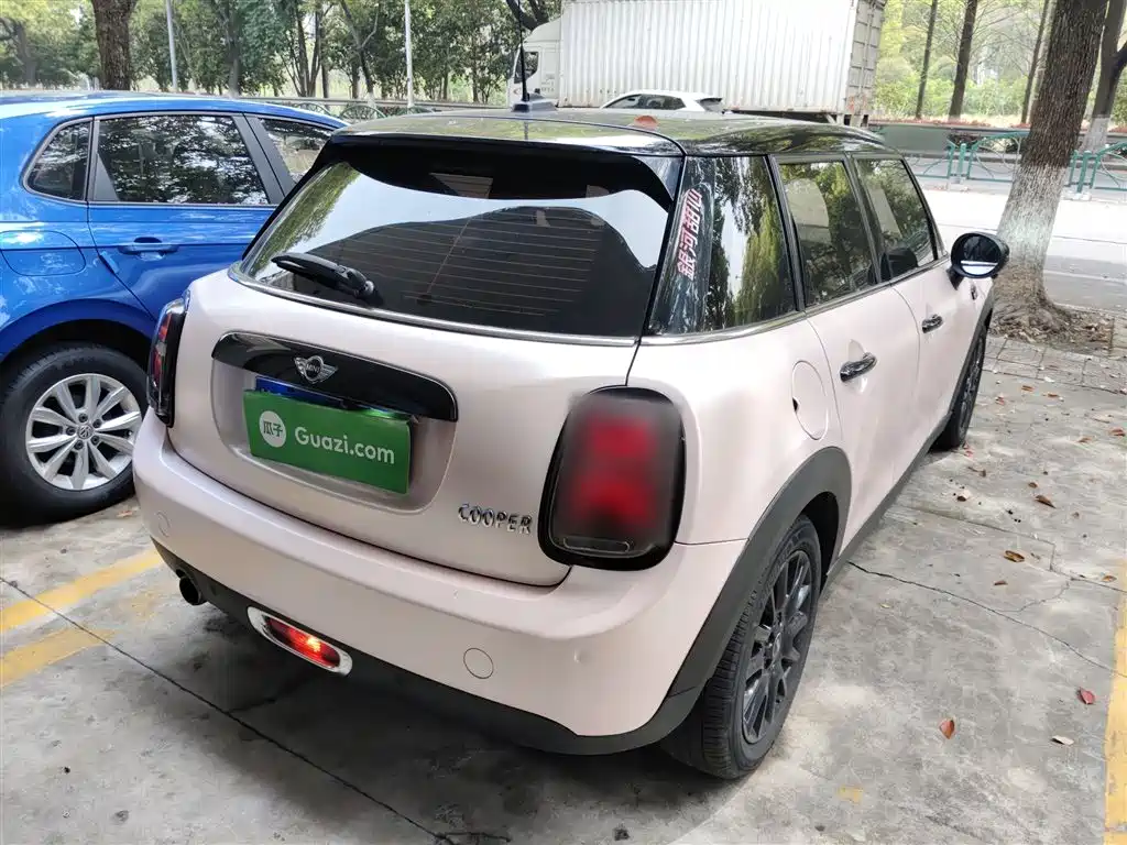 MINI 1.5 T COOPER Fun 5-door