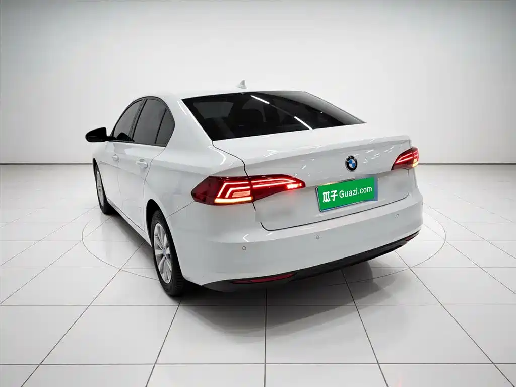 Bora 1.5 L Auto Fashion Connected