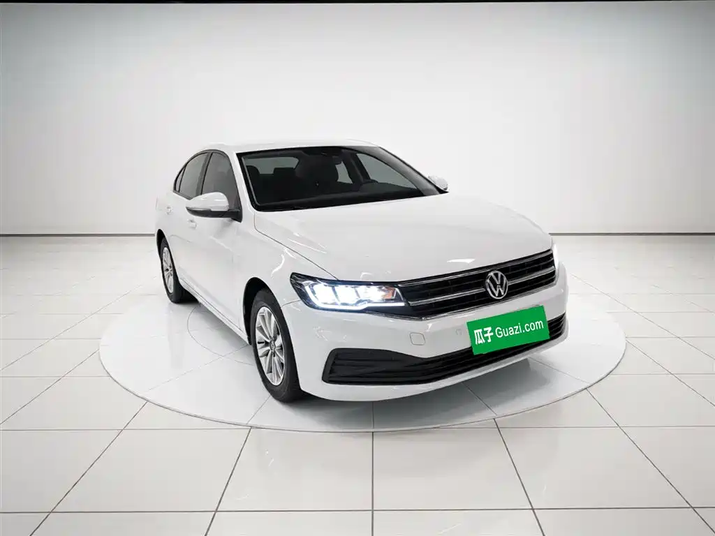 Bora 1.5 L Auto Fashion Connected