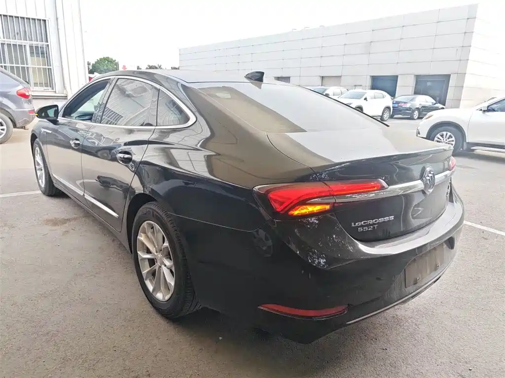LaCrosse 552 T Luxury