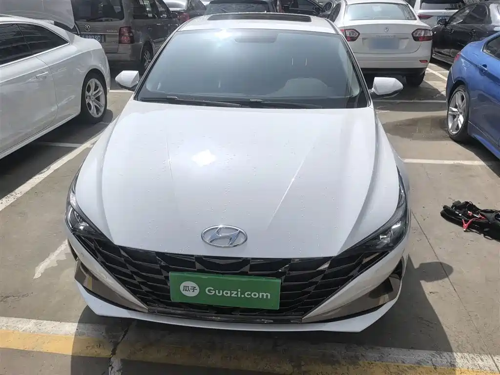 Elantra 1.5 L CVT GLX Elite