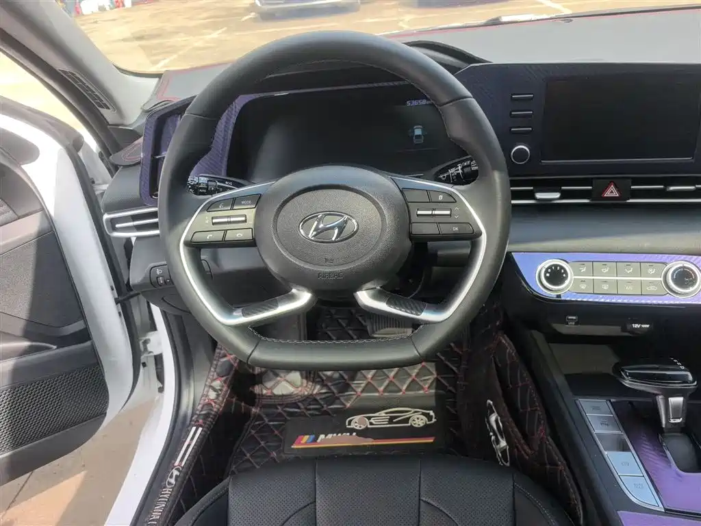 Elantra 1.5 L CVT GLX Elite