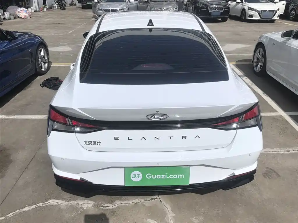 Elantra 1.5 L CVT GLX Elite