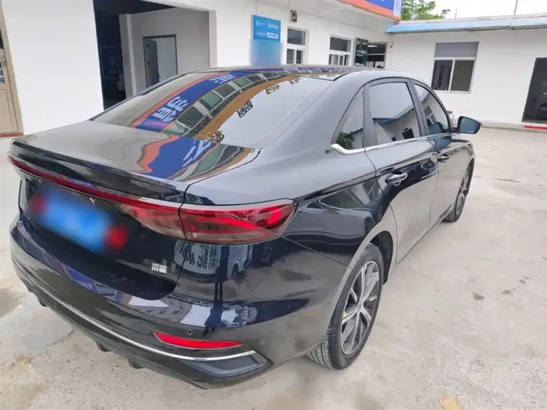 Geely Emgrand 4 th Gen 1.5 L CVT Distinguished