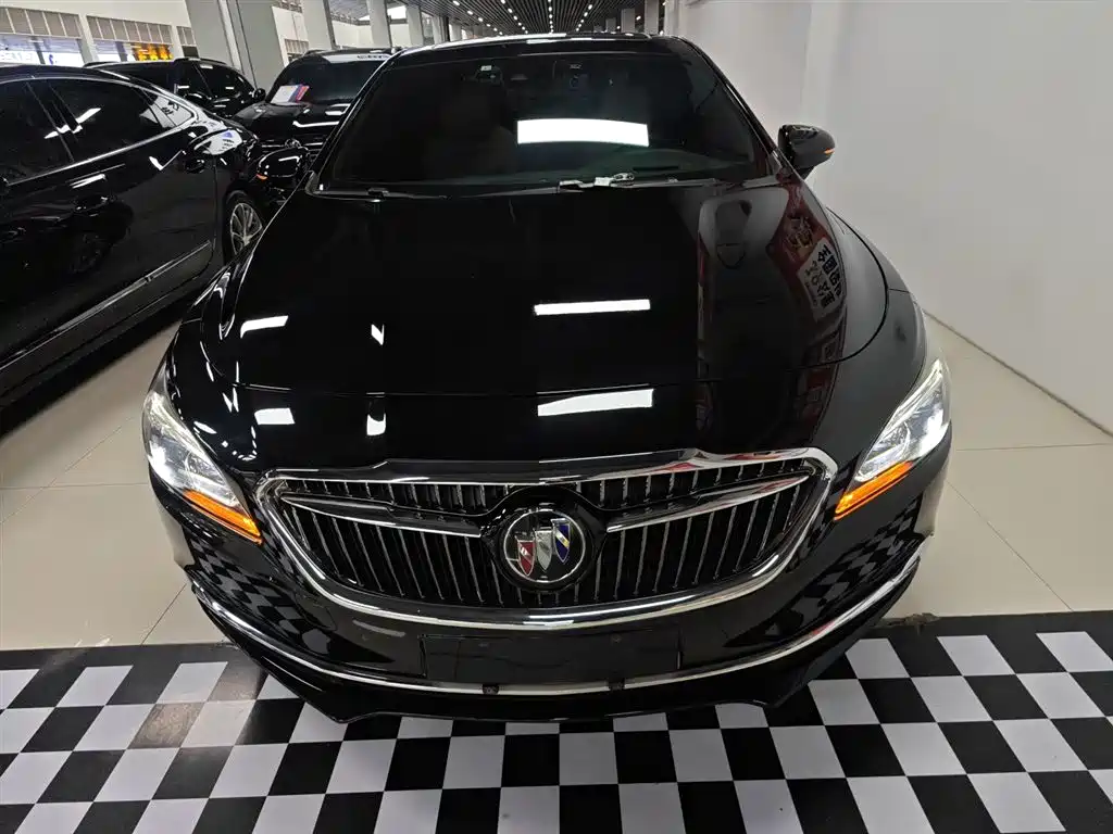 LaCrosse 20 T Luxury