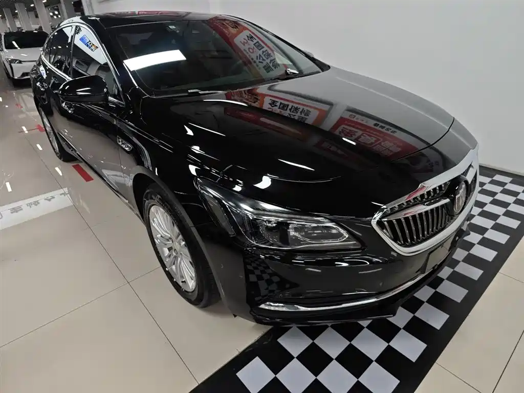 LaCrosse 20 T Luxury