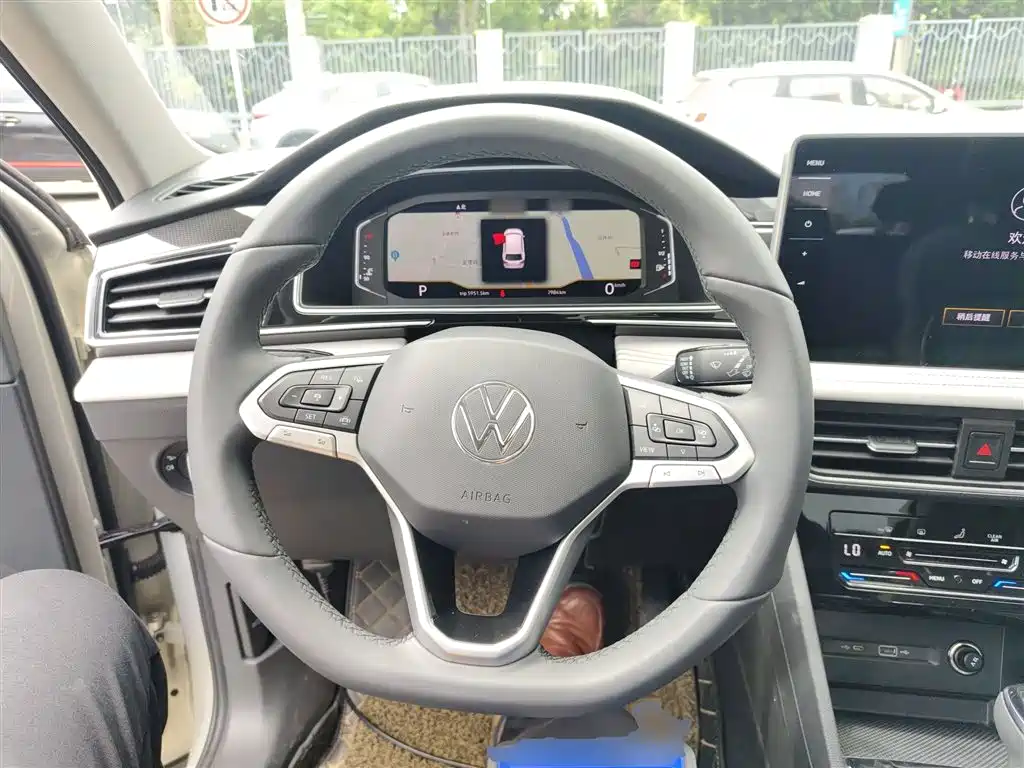 Tiguan L Outstanding 300 TSI Auto 2 WD Dragon