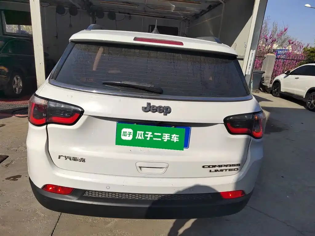 Compass 200 T Auto Premium Enjoyment