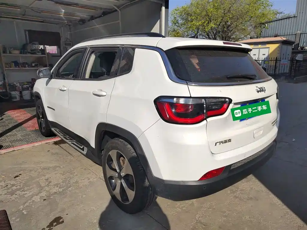 Compass 200 T Auto Premium Enjoyment