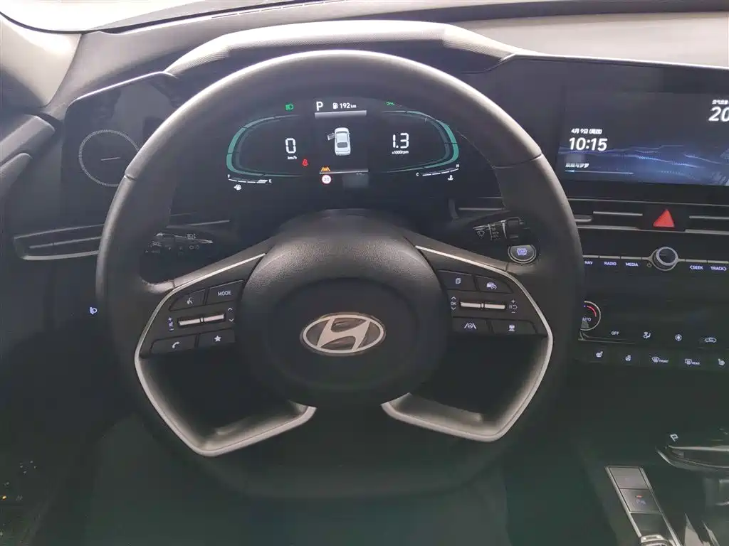 Elantra 1.5 L CVT LUX Distinguished