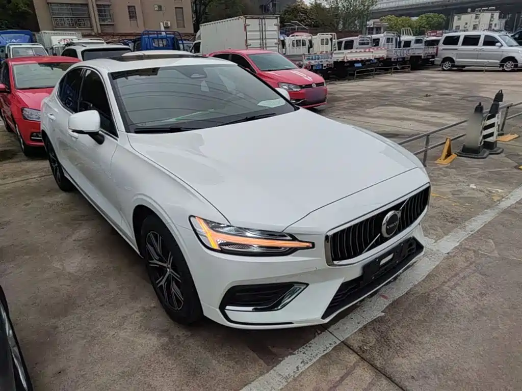 Volvo S60 B4 Smart Ease Luxury