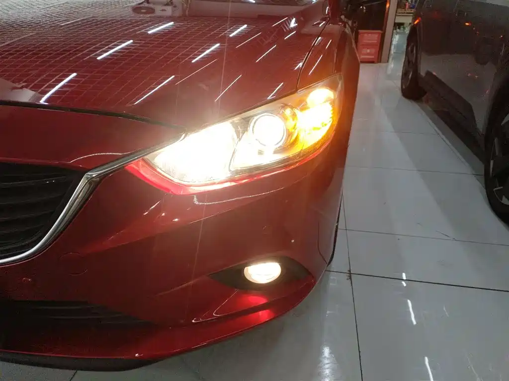 Atenza 2.0 L Blue Sky Luxury