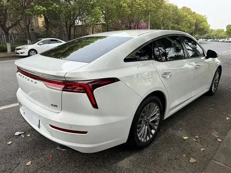 Besturn B70 3 rd Gen 1.5 T Auto Pleasure