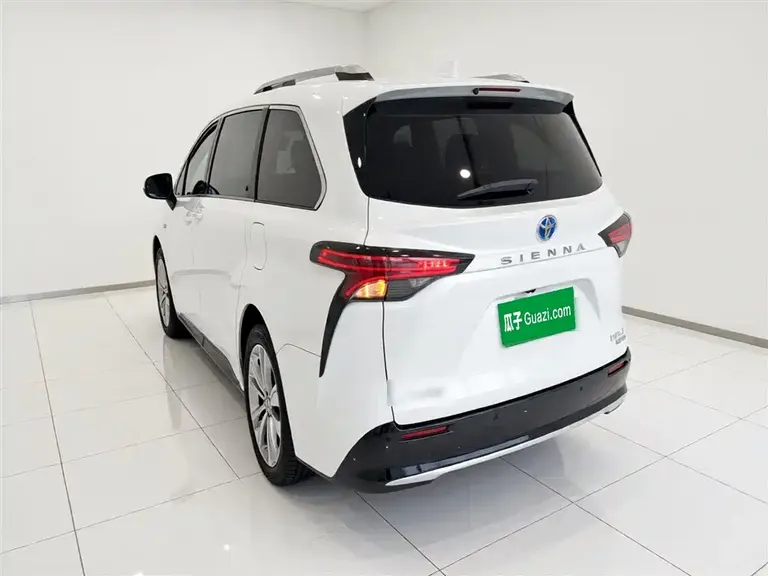 Toyota Sienna 2.5 L Hybrid Platinum