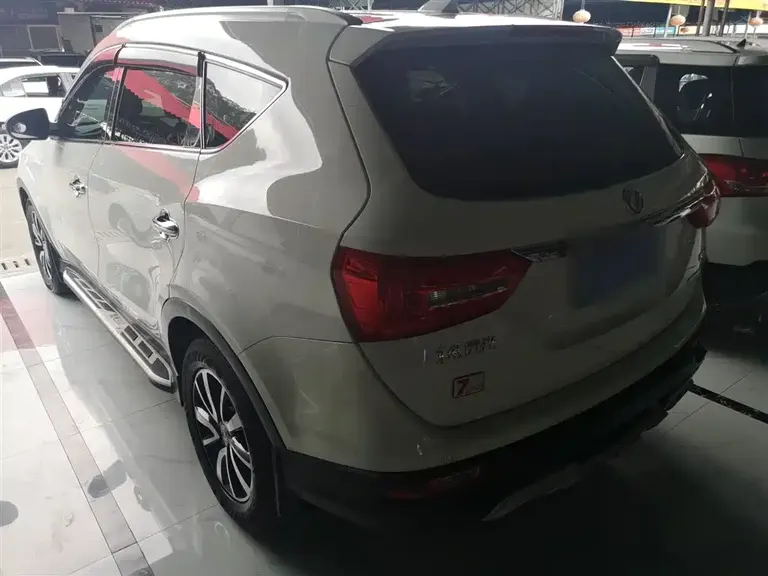Dongfeng Fengguang 580 1.5 T Manual Luxury